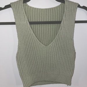 Three piece knit crop top set. Size small